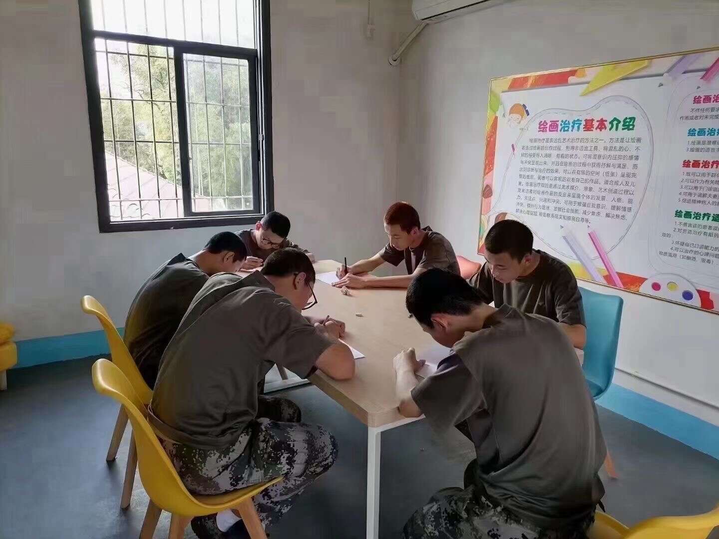 学校封闭式管理,问题孩子学校