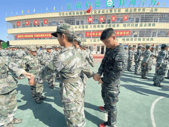 少年封闭式学校,全封闭式管理学校