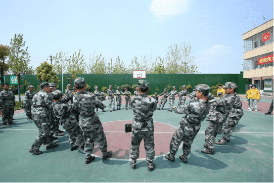 专收叛逆孩子的学校,问题青少年特训学校