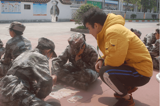 特训学校为您解答到底是什么使孩子痴迷网络