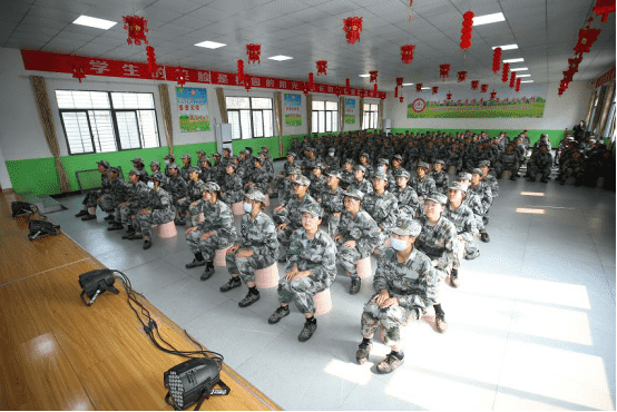 学问题孩子学校之是什么原因使孩子痴迷网络？