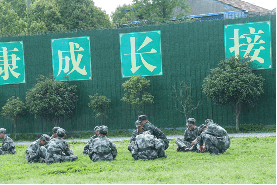 问题青少年特训学校,全封闭军事化学校