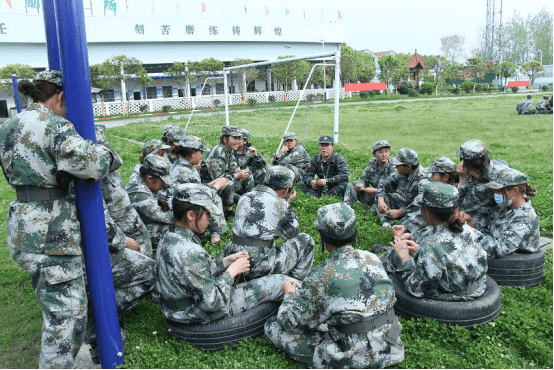 问题青少年特训学校,全封闭军事化学校
