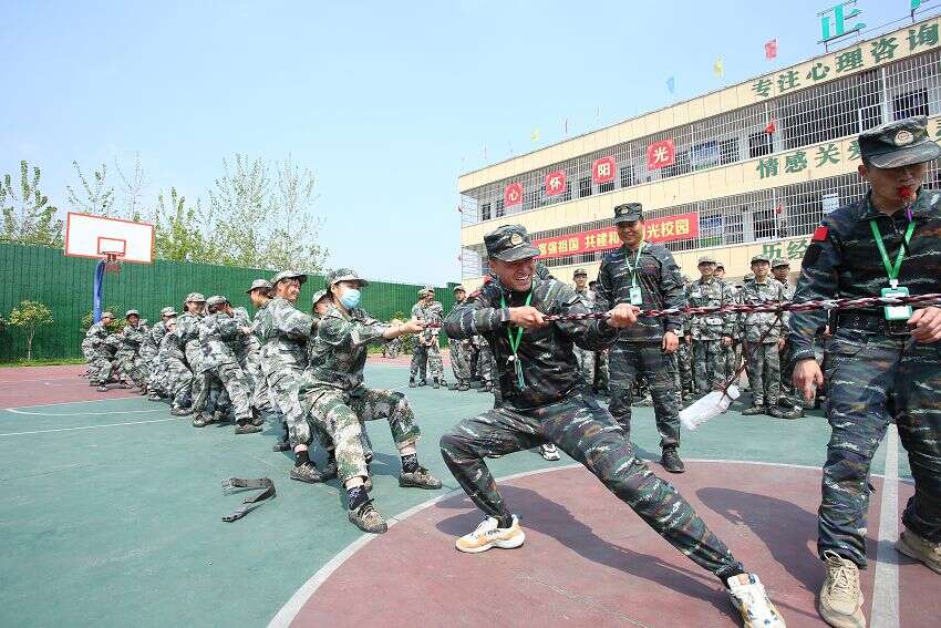 问题孩子学校,对叛逆孩子的训练学校