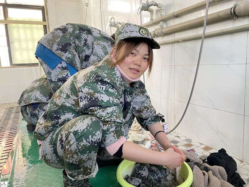 励志学校,初中的封闭学校