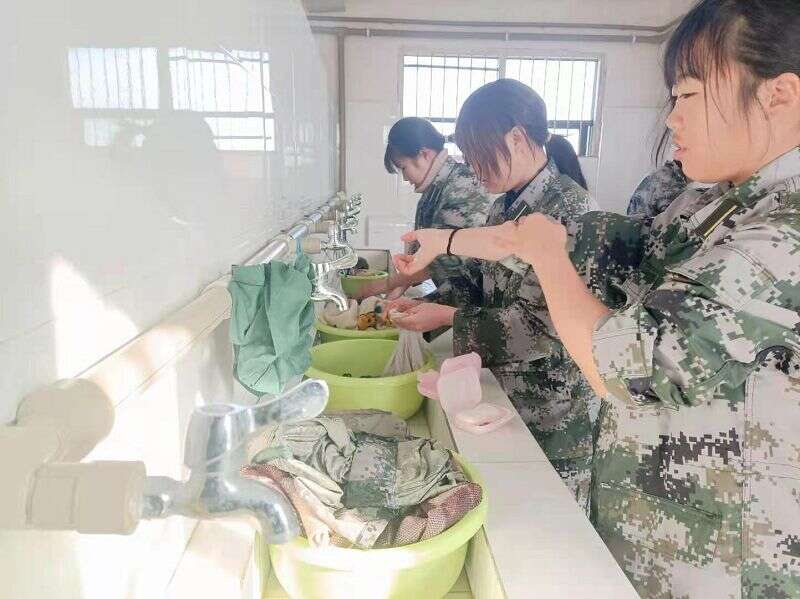 少年管教所学校,半封闭学校