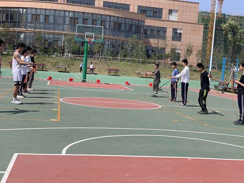 教育问题孩子学校,初中级封闭式学校