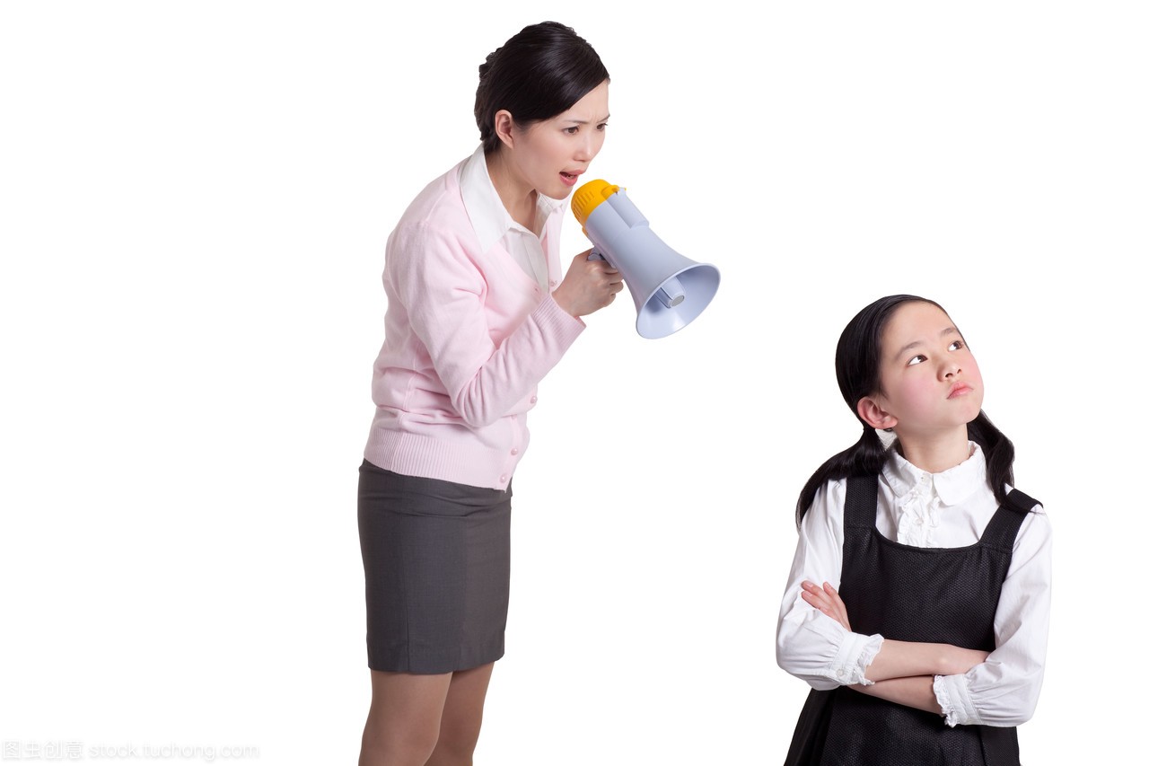 青少年叛逆学校：孩子爱顶嘴的三个理由，怎样教育爱顶嘴的孩子(图2)