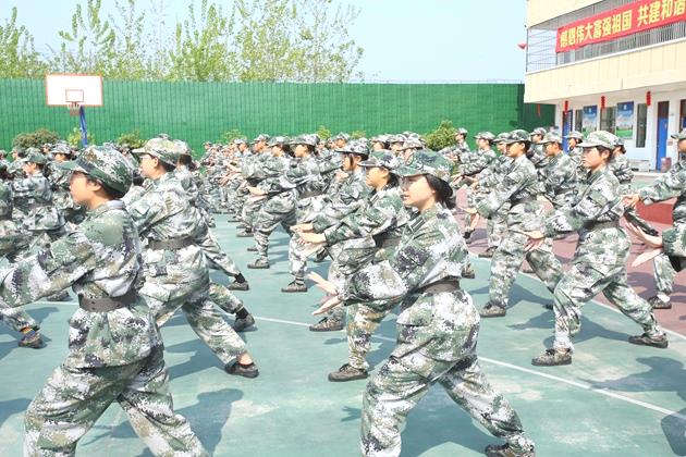 孩子厌学教育学校：怎样帮助孩子克服厌学情绪(图2)