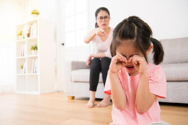 孩子不听话只能打(孩子不听话该不该打他)(图2)