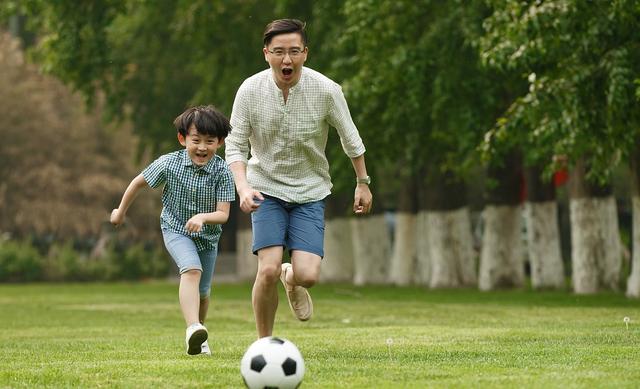 男孩的叛逆期怎么教育(17岁的男孩叛逆期怎么教育)(图4)